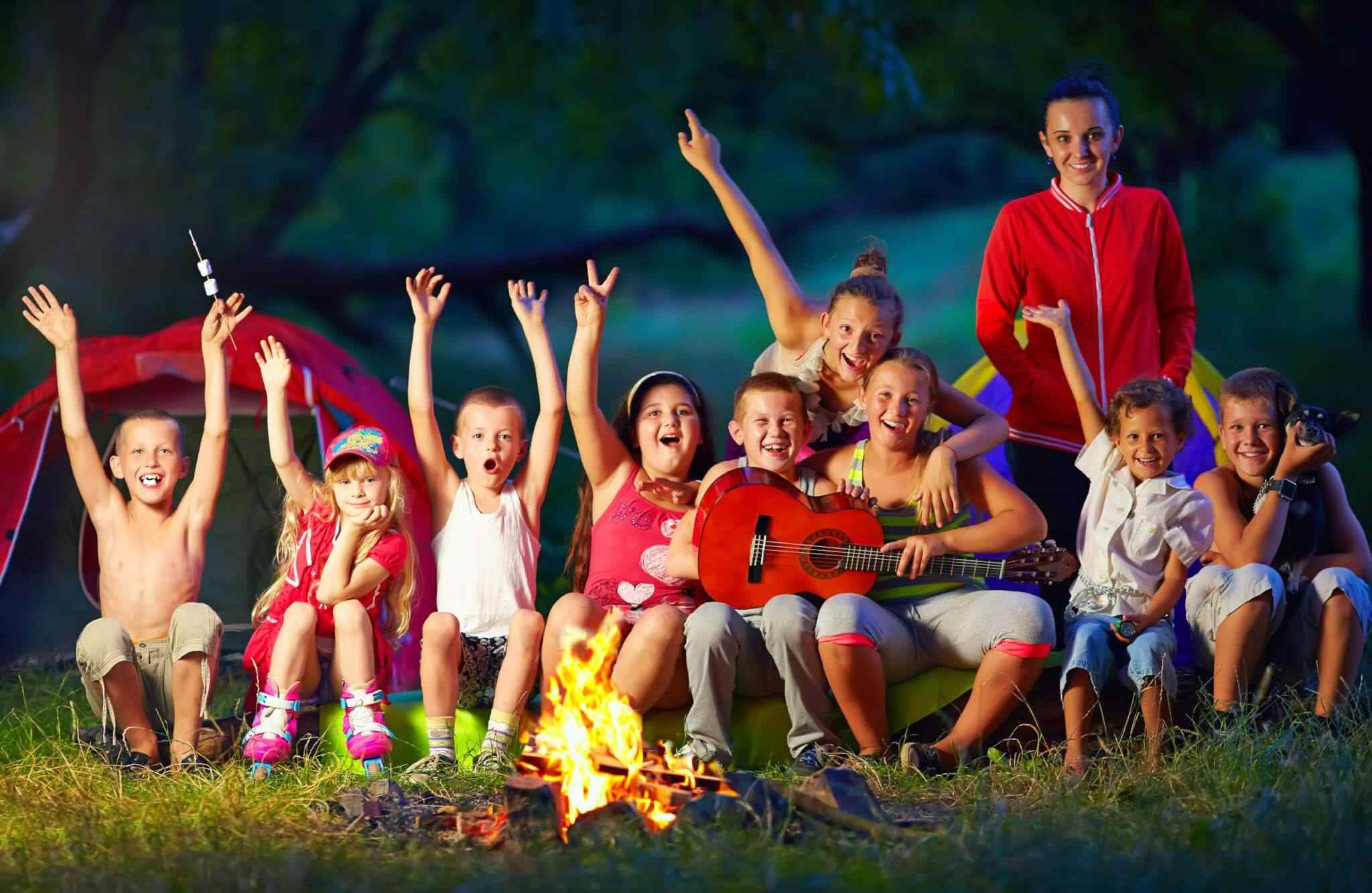 https://skolnitenisovaliga.cz/wp-content/uploads/2016/11/Kids-club-image-01.jpg